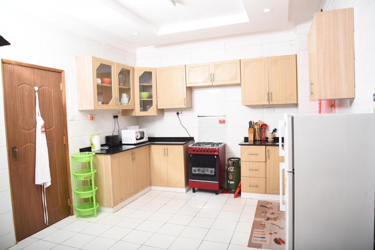 Kandiz Queendom Nairobi Bagian luar foto