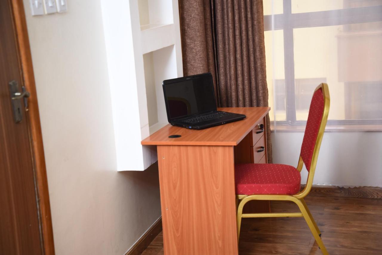Kandiz Queendom Nairobi Bagian luar foto