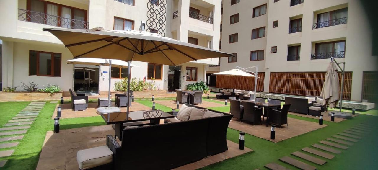 Kandiz Queendom Nairobi Bagian luar foto