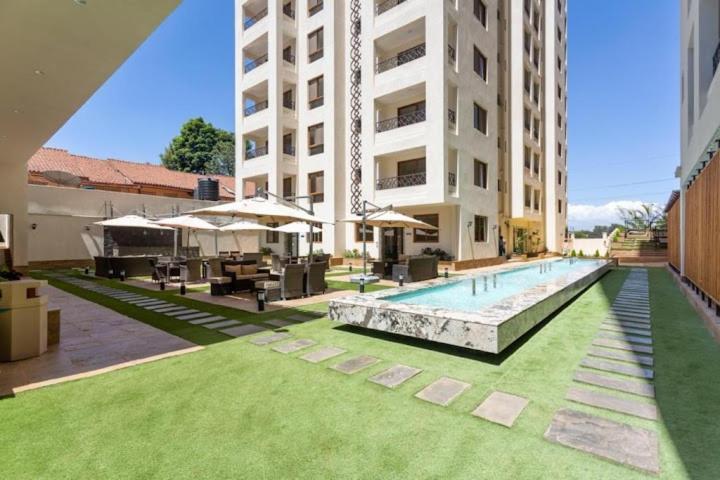 Kandiz Queendom Nairobi Bagian luar foto