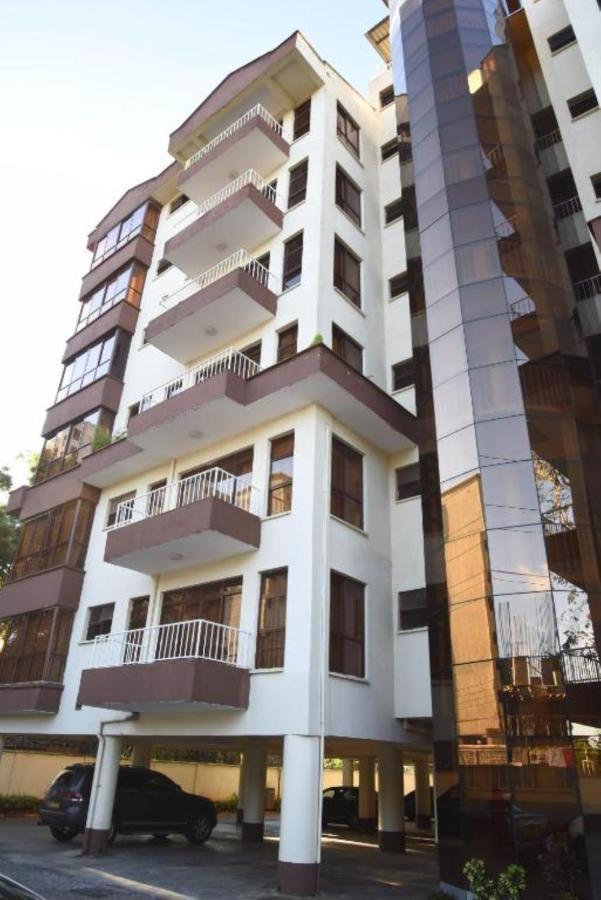 Kandiz Queendom Nairobi Bagian luar foto